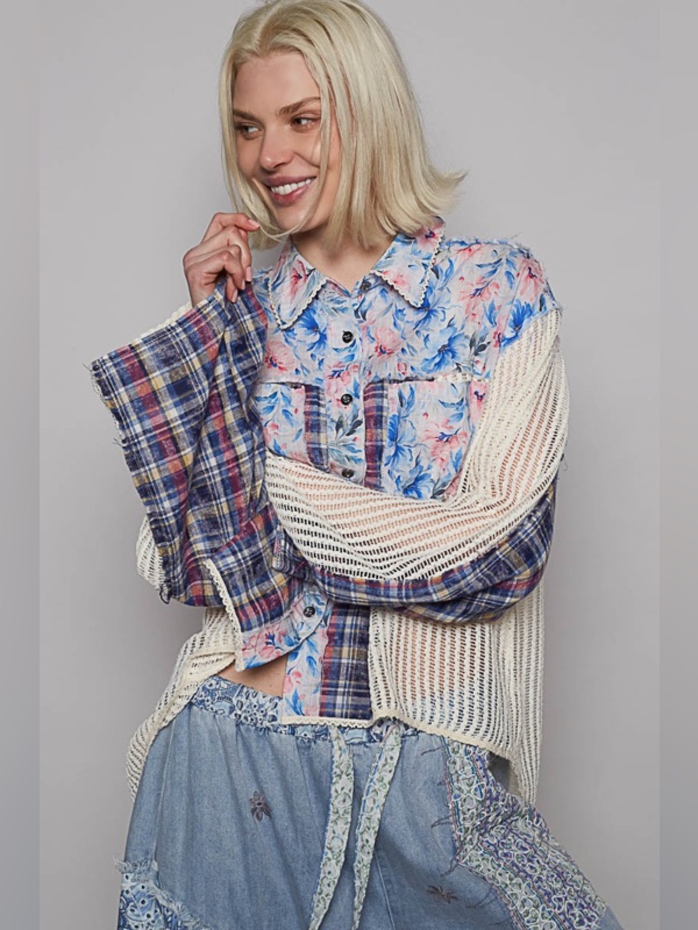 POL Floral & Plaid Mixed-Print Knit-Sleeve Women's Top - Blue/Cream